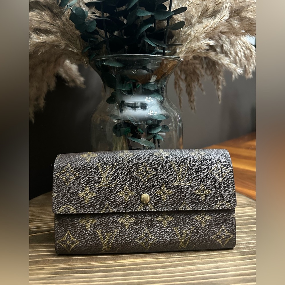 Louis Vuitton Sarah Wallet